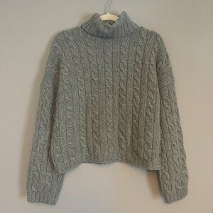 Abercrombie & Fitch Cable Knit Gray Sweater, Small